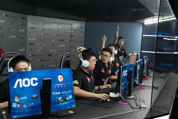 正逐步与亚 正逐步与亚